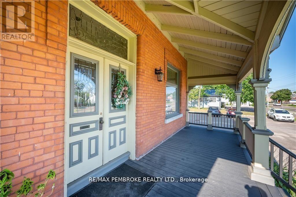 464 Pembroke Street W, Pembroke, Ontario  K8A 5N9 - Photo 5 - X12414712