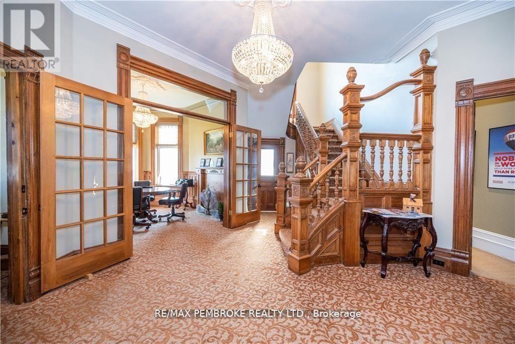 464 Pembroke Street W, Pembroke, Ontario  K8A 5N9 - Photo 7 - X12414712