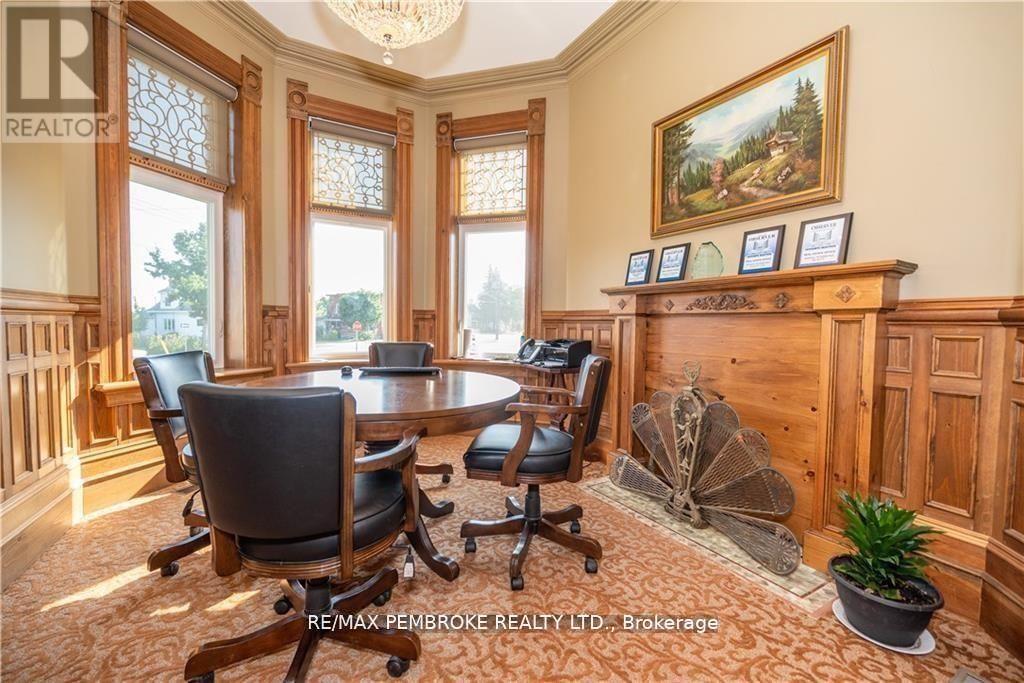 464 Pembroke Street W, Pembroke, Ontario  K8A 5N9 - Photo 8 - X12414712