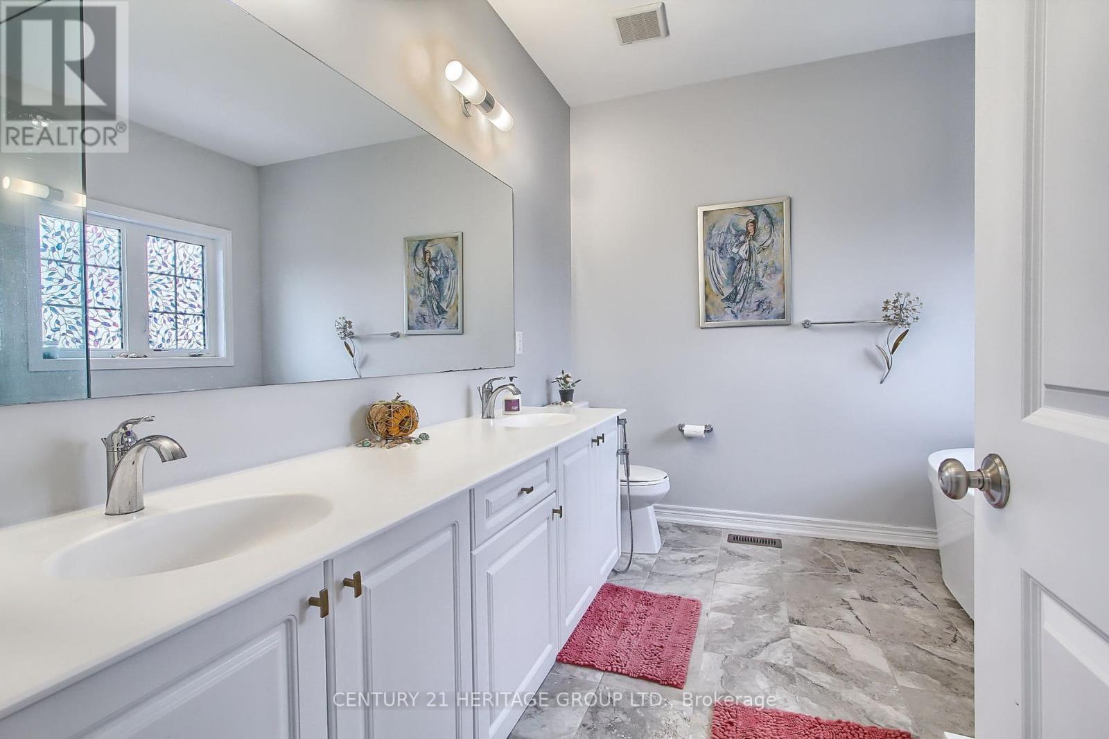 71 Woodhaven Avenue, Aurora, Ontario  L4G 3Y2 - Photo 15 - N12414448