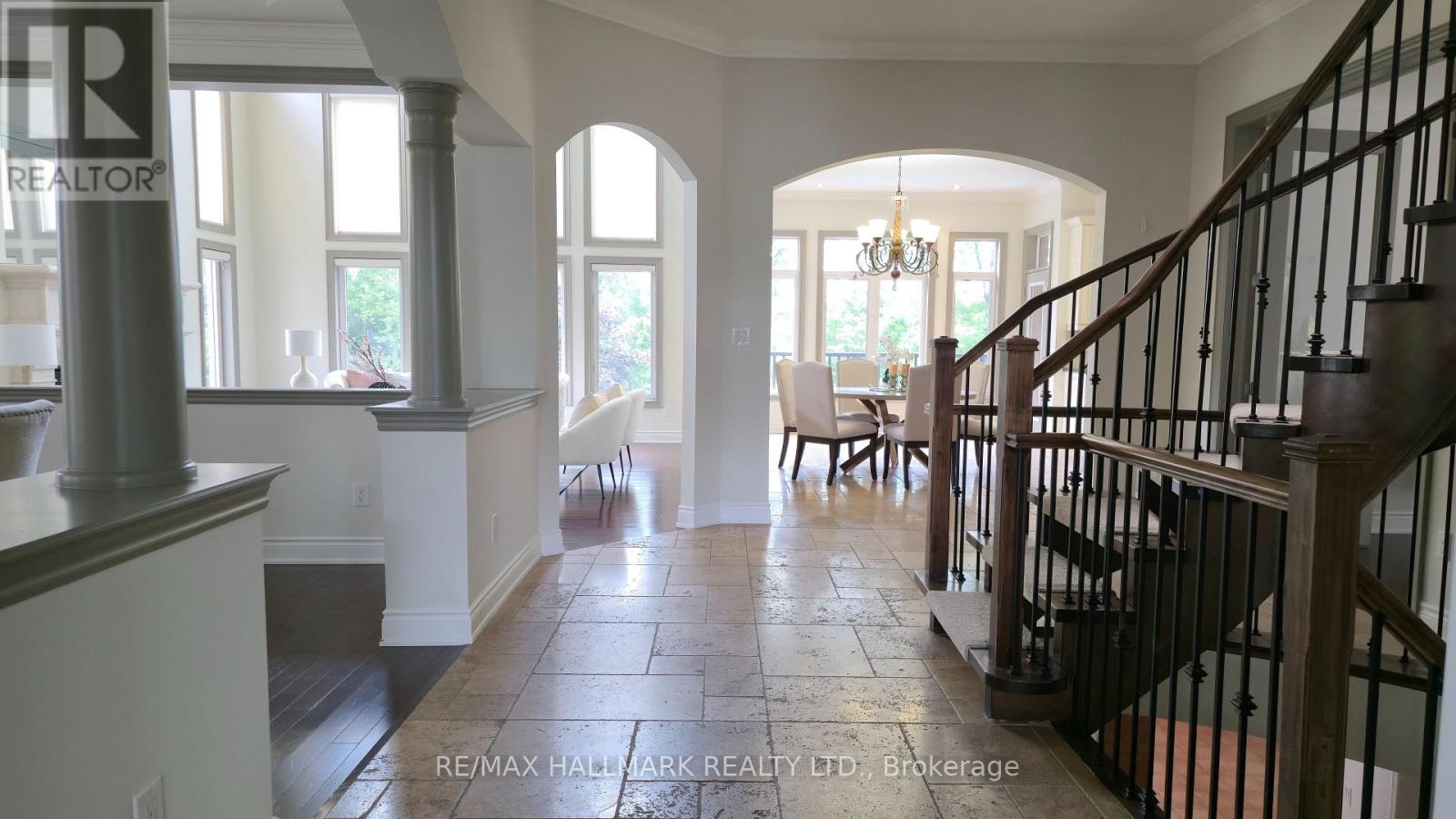 383 Paradelle Drive, Richmond Hill, Ontario  L4E 4R8 - Photo 12 - N12414456