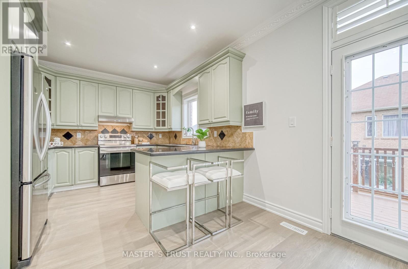 76 Mynden Way, Newmarket, Ontario  L3X 3A9 - Photo 16 - N12414539