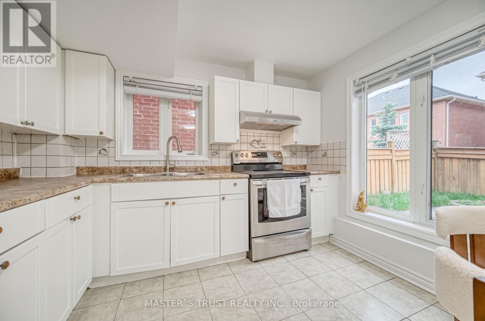 76 Mynden Way, Newmarket, Ontario  L3X 3A9 - Photo 43 - N12414539