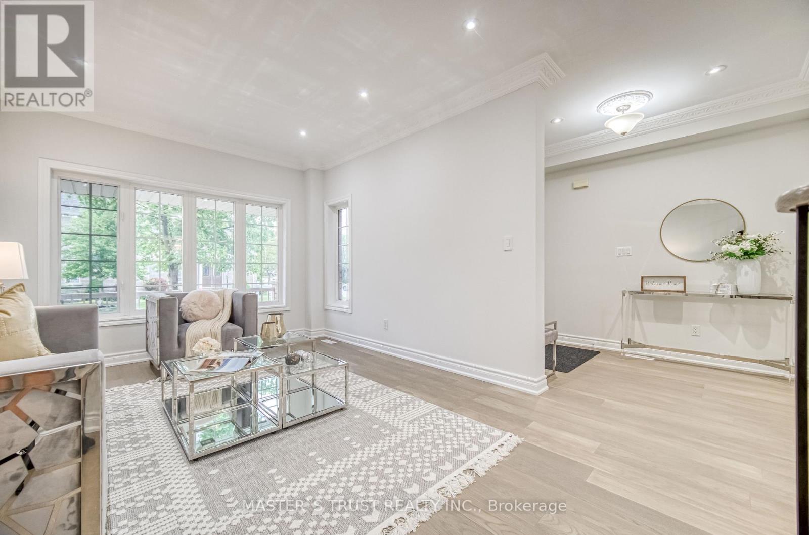76 Mynden Way, Newmarket, Ontario  L3X 3A9 - Photo 6 - N12414539