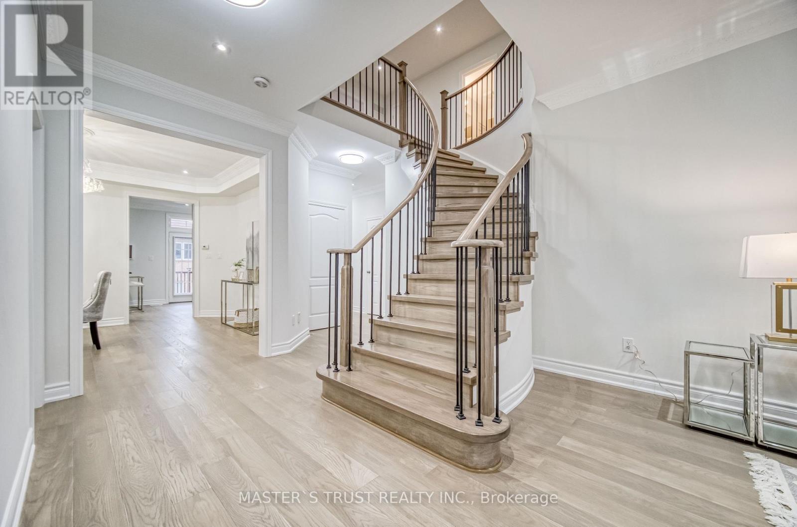 76 Mynden Way, Newmarket, Ontario  L3X 3A9 - Photo 8 - N12414539