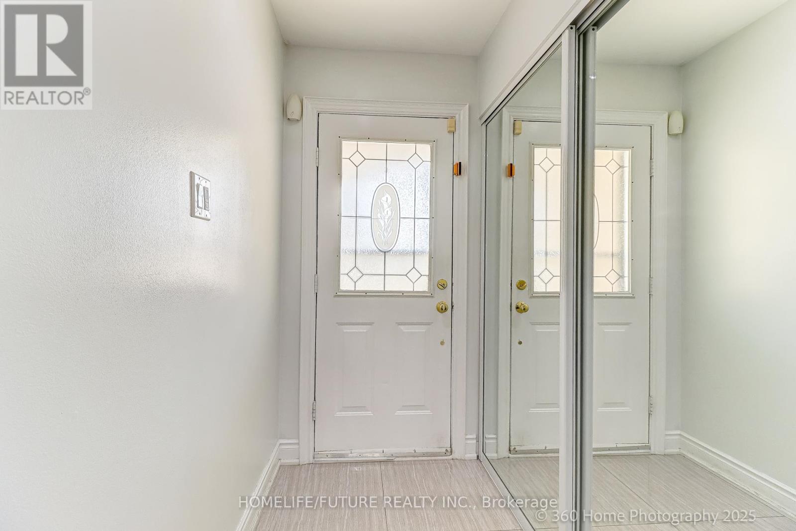 17 - 1292 Sherwood Mills Boulevard, Mississauga, Ontario  L5V 2G8 - Photo 2 - W12412279