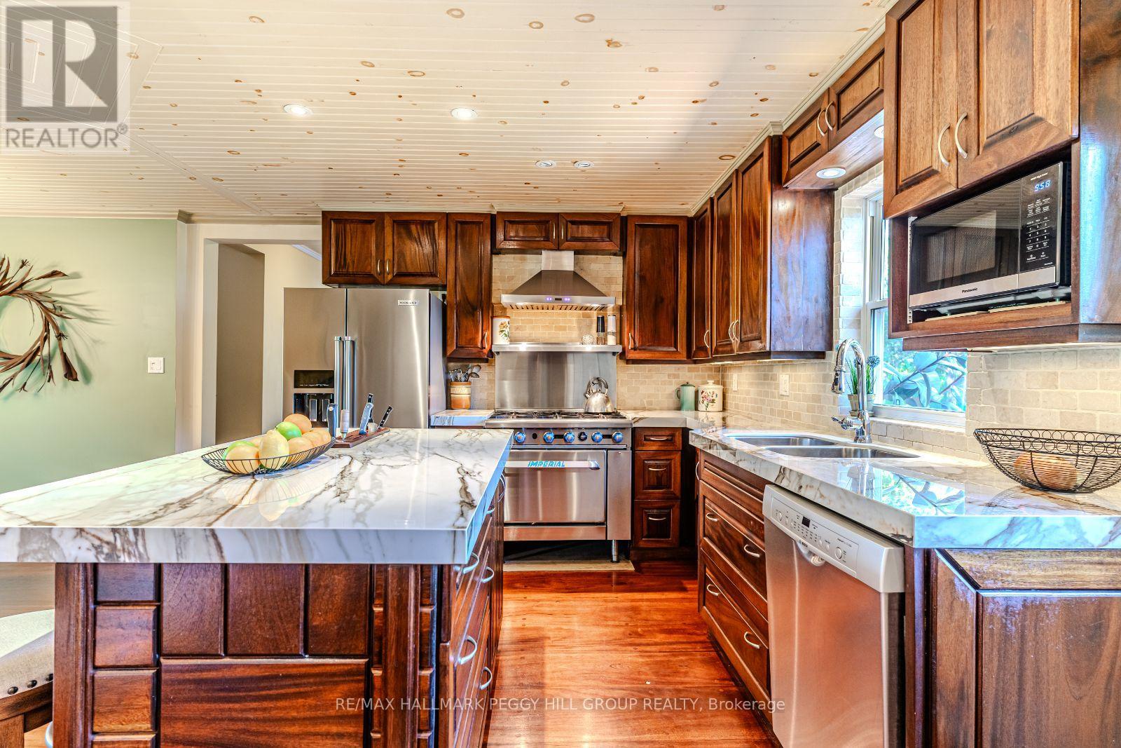10195 Highway 12 W, Oro-Medonte, Ontario  L0K 1E0 - Photo 5 - S12414614