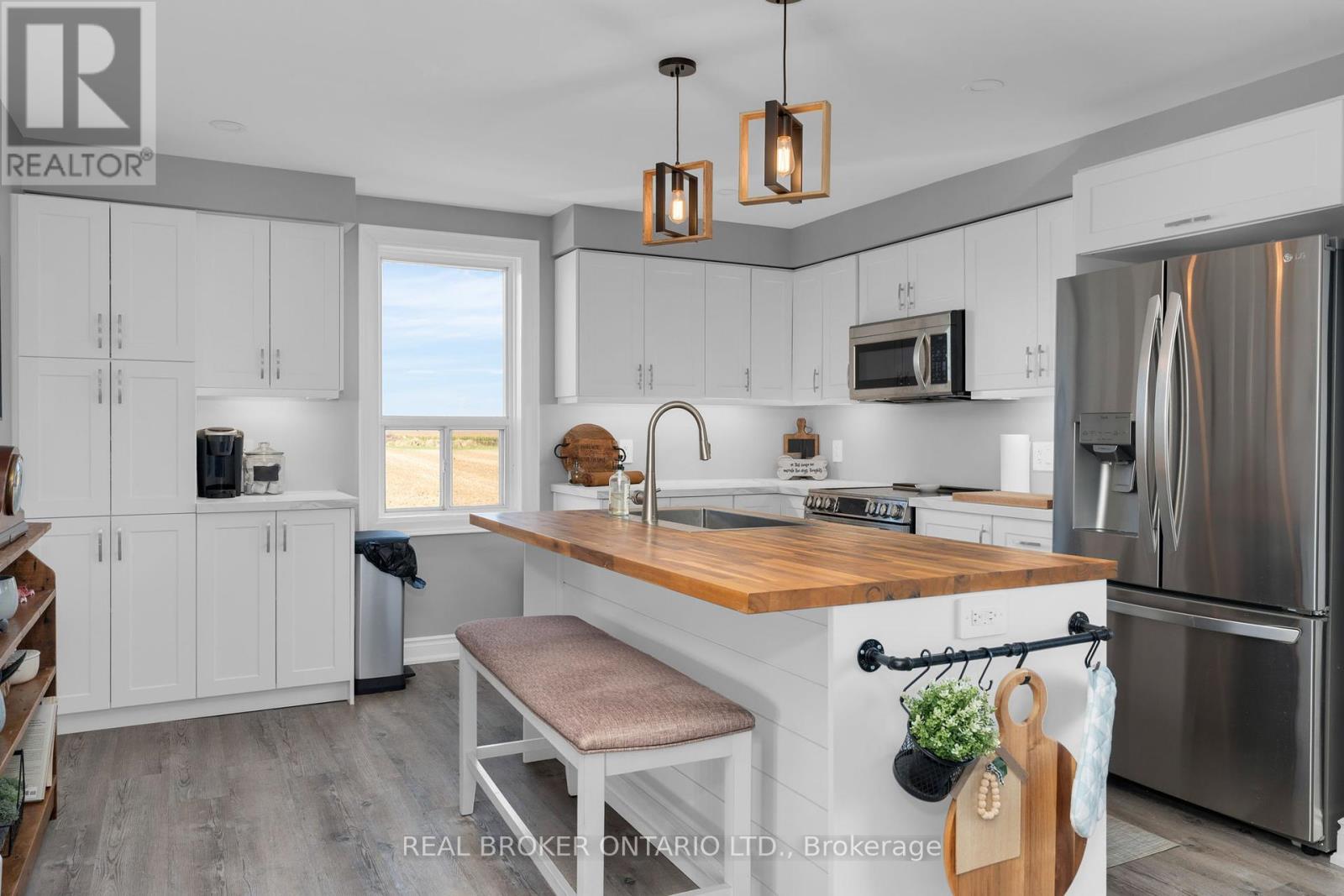 4542 6 Sunnidale Concession, Clearview, Ontario  L0M 1S0 - Photo 13 - S12414615