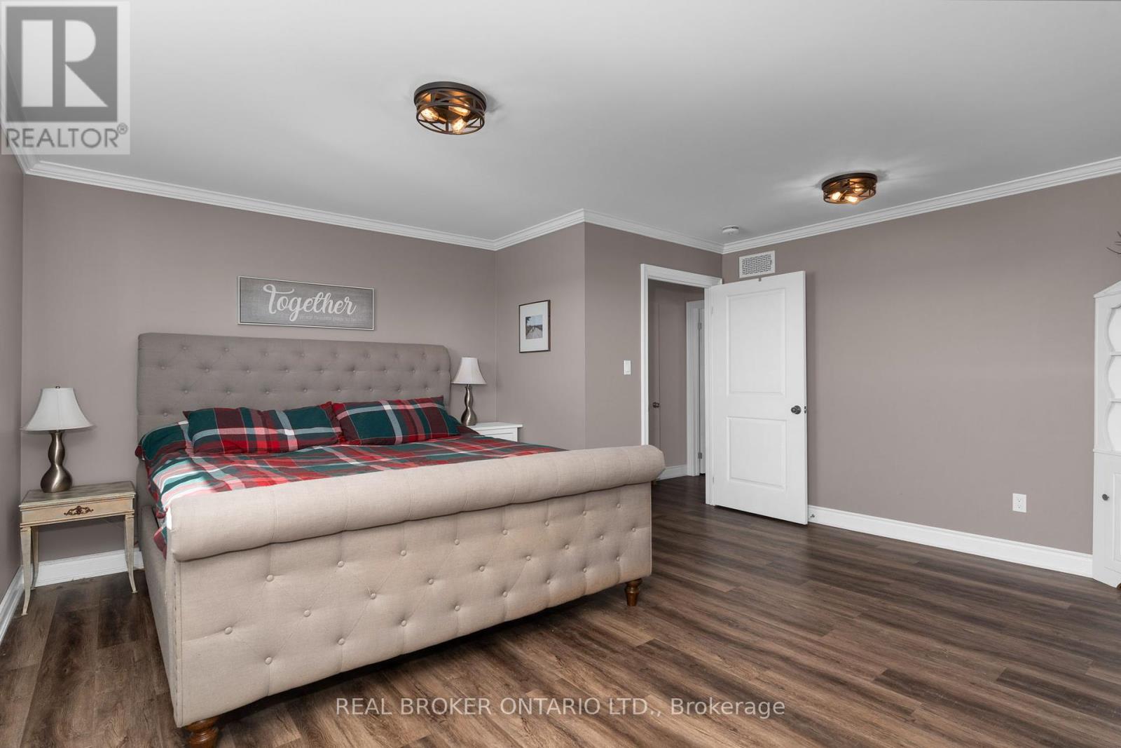 4542 6 Sunnidale Concession, Clearview, Ontario  L0M 1S0 - Photo 21 - S12414615