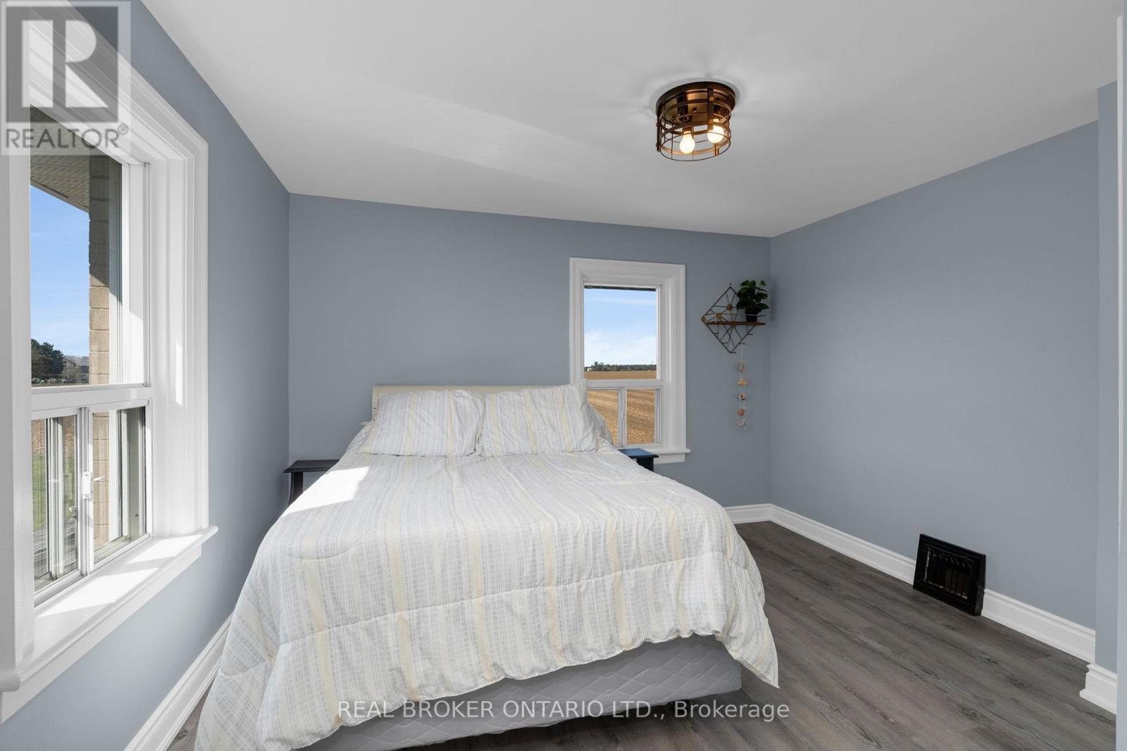 4542 6 Sunnidale Concession, Clearview, Ontario  L0M 1S0 - Photo 31 - S12414615