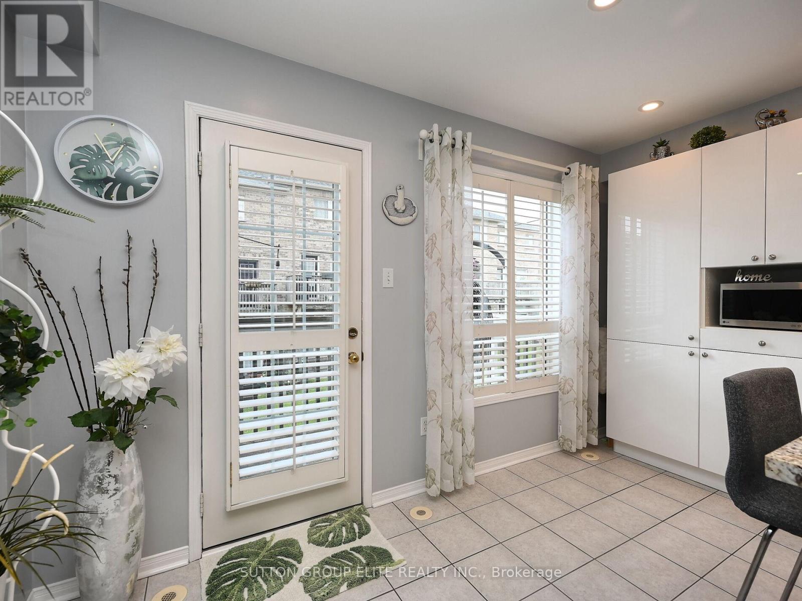 48 - 601 Shoreline Drive, Mississauga, Ontario  L5B 4K7 - Photo 14 - W12414496
