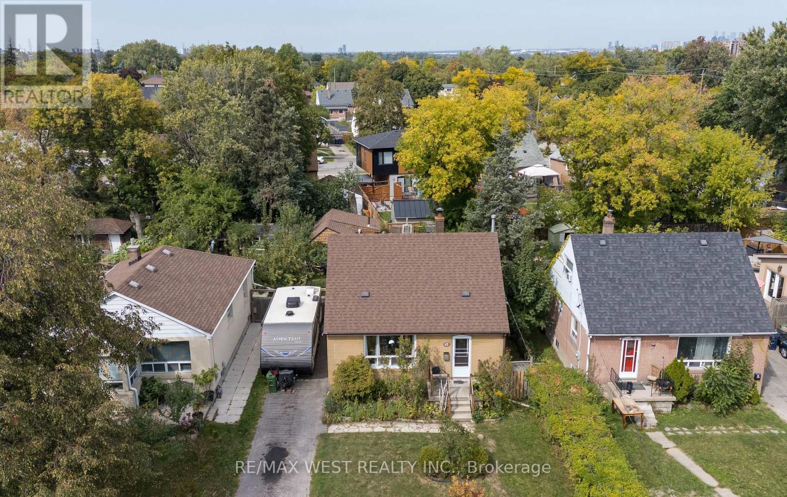 Property at 62 ALLENBY AVENUE image 1