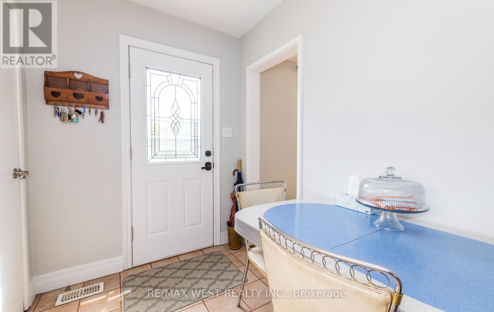 62 Allenby Avenue, Toronto, Ontario  M9W 1S6 - Photo 10 - W12414547