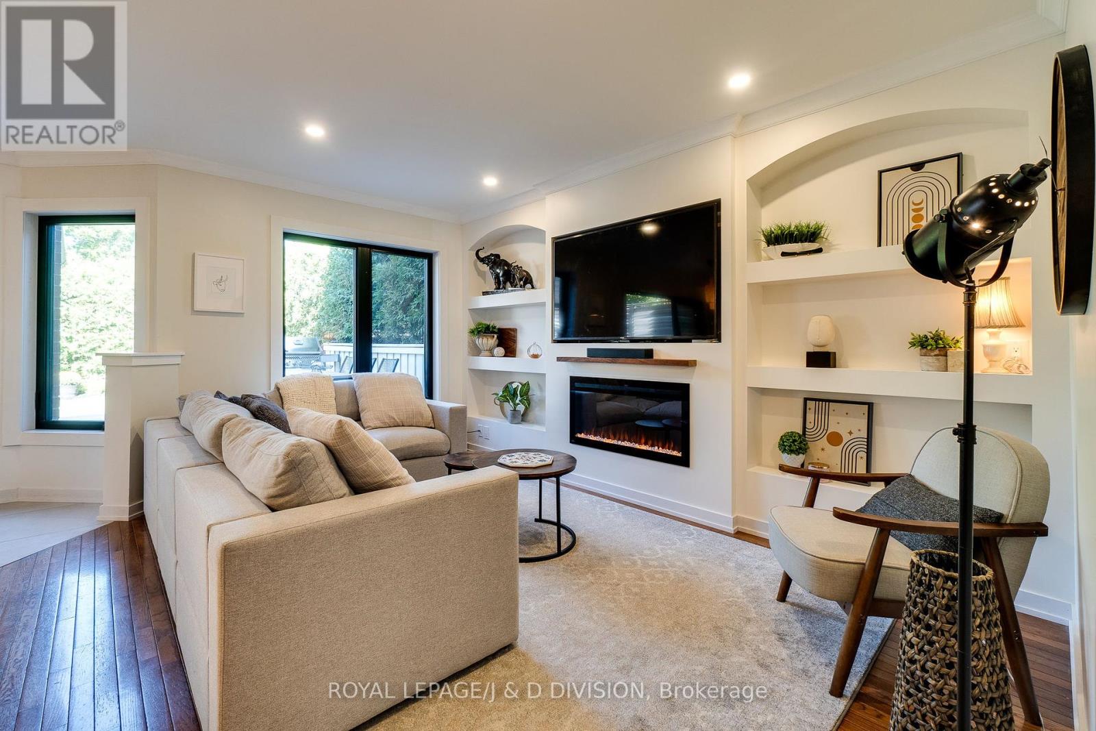 2448 Capilano Crescent, Oakville, Ontario  L6H 6L3 - Photo 11 - W12414563