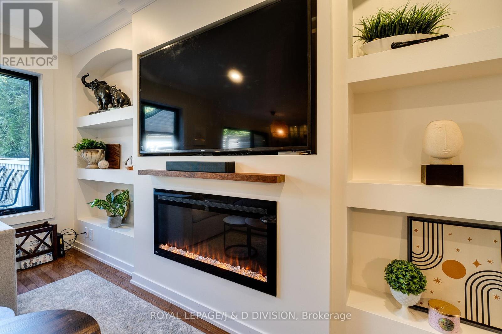 2448 Capilano Crescent, Oakville, Ontario  L6H 6L3 - Photo 13 - W12414563