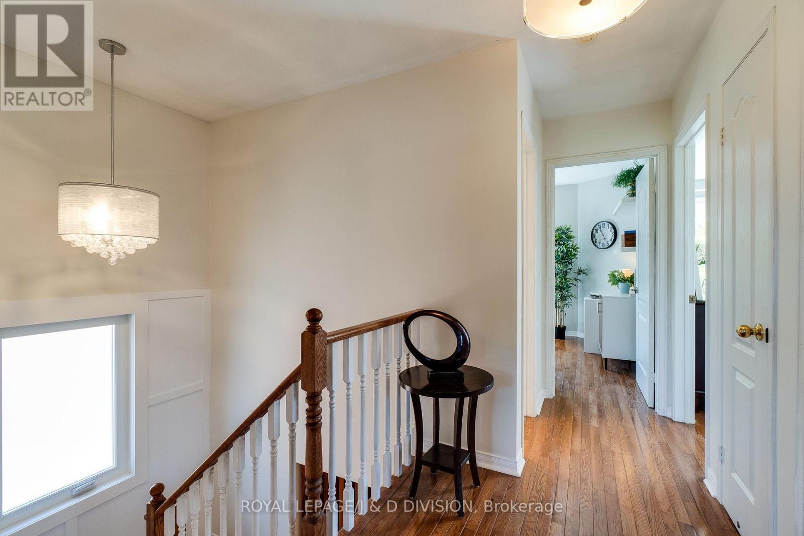 2448 Capilano Crescent, Oakville, Ontario  L6H 6L3 - Photo 23 - W12414563