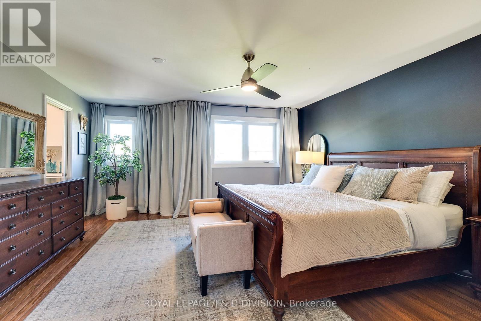 2448 Capilano Crescent, Oakville, Ontario  L6H 6L3 - Photo 24 - W12414563