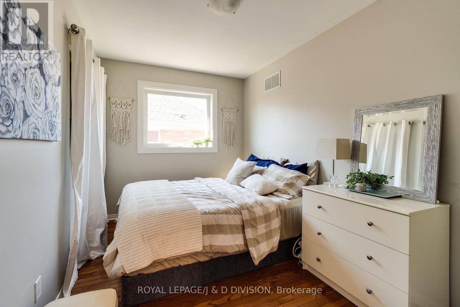 2448 Capilano Crescent, Oakville, Ontario  L6H 6L3 - Photo 31 - W12414563