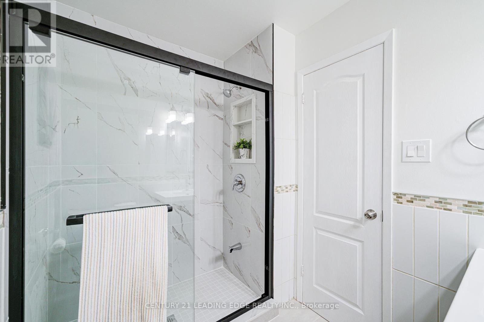 55 Crawford Drive, Brampton, Ontario  L6V 2C6 - Photo 26 - W12414605