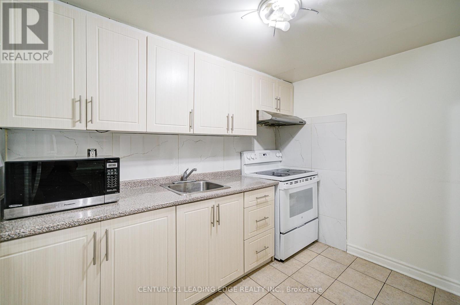 55 Crawford Drive, Brampton, Ontario  L6V 2C6 - Photo 33 - W12414605