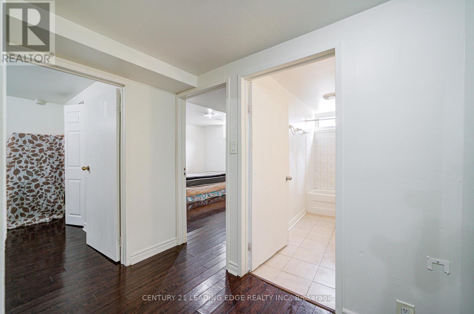 55 Crawford Drive, Brampton, Ontario  L6V 2C6 - Photo 35 - W12414605