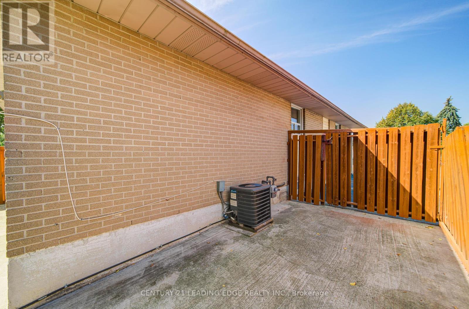 55 Crawford Drive, Brampton, Ontario  L6V 2C6 - Photo 43 - W12414605