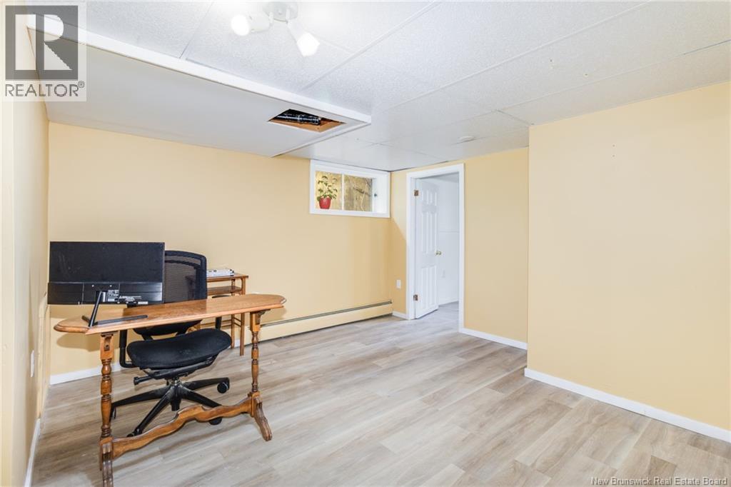 5 Walker Street, Fredericton, New Brunswick  E3A 3E2 - Photo 25 - NB127043