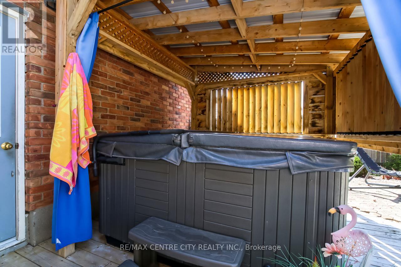 388 Larry Street, Central Elgin, Ontario  N5L 1H5 - Photo 27 - X12408676
