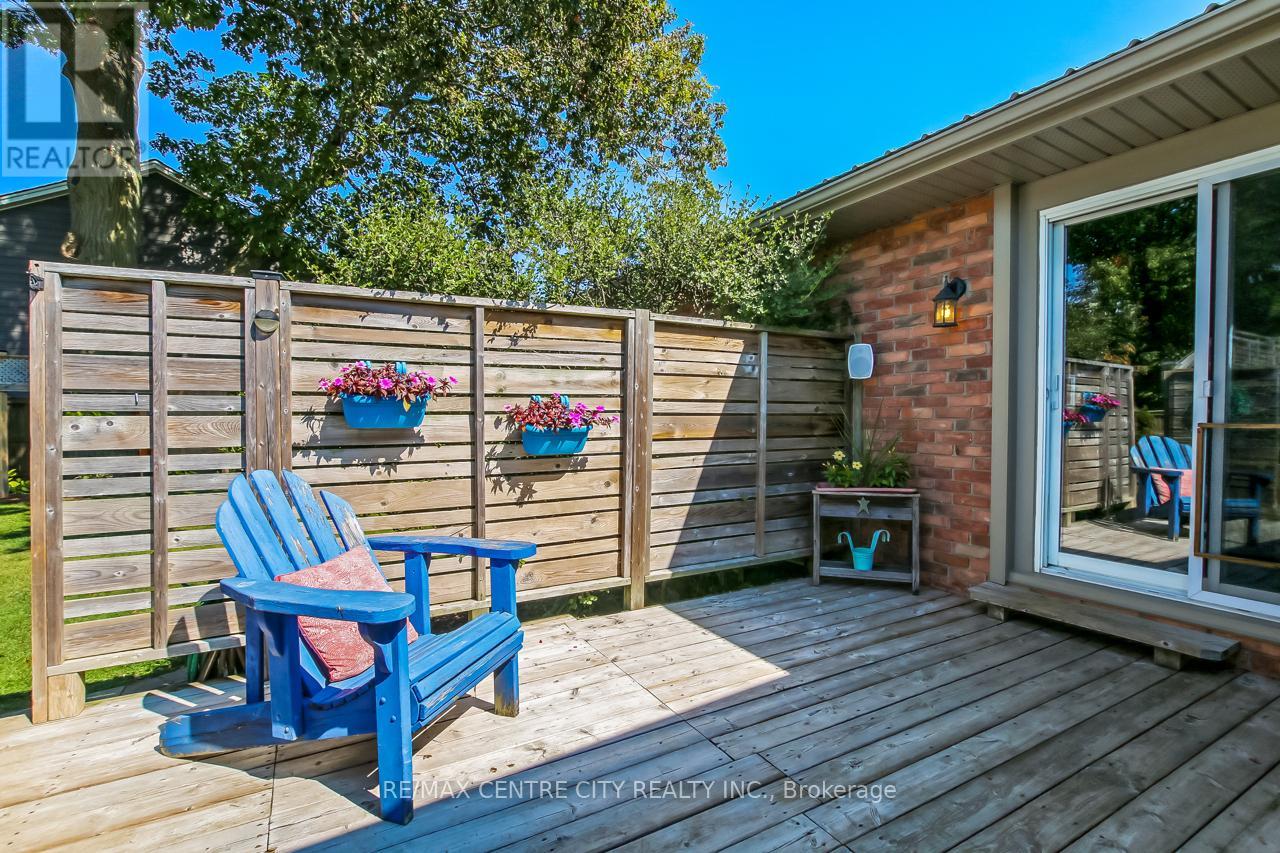 388 Larry Street, Central Elgin, Ontario  N5L 1H5 - Photo 32 - X12408676