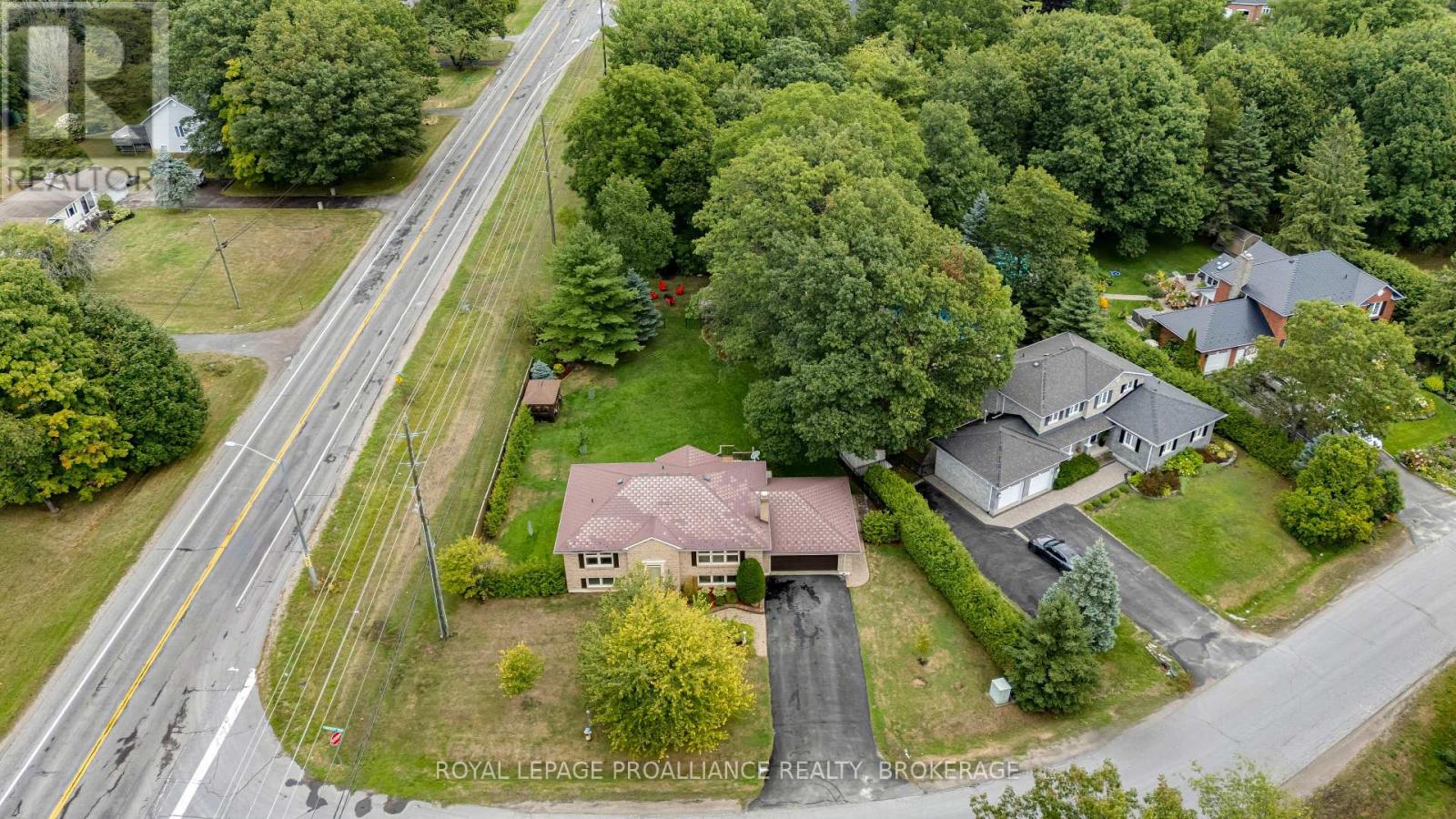 Property at 6 FAIRCREST BOULEVARD image 5