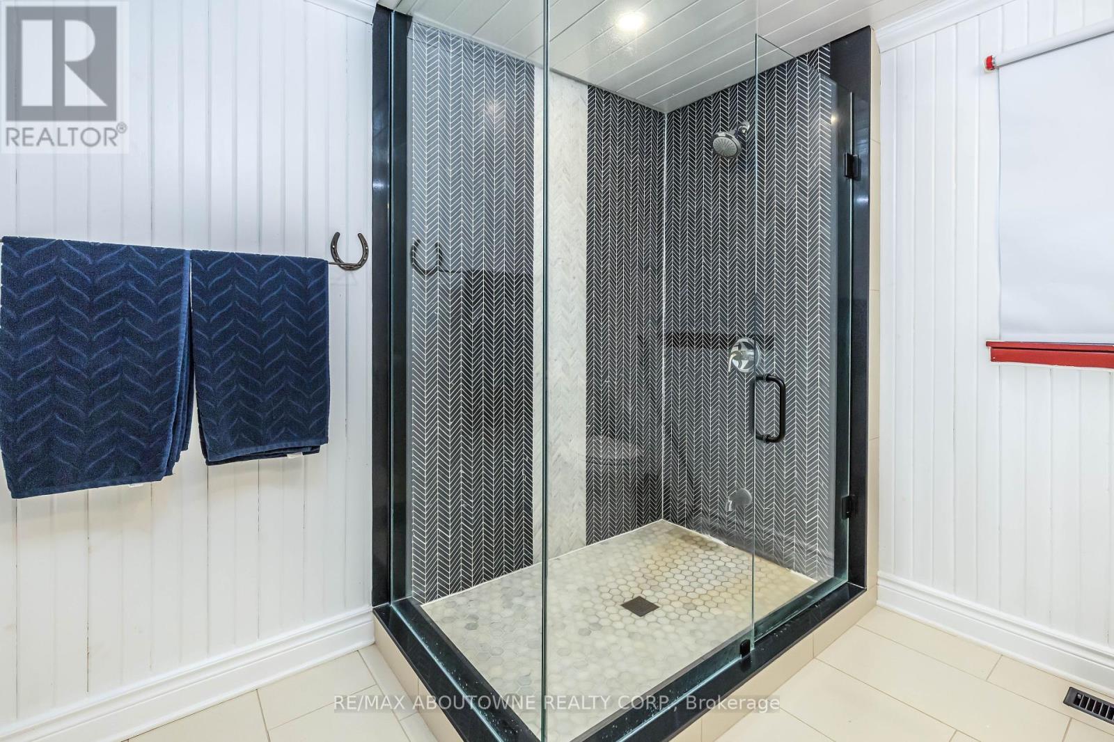 3276 Governors Road, Hamilton, Ontario  L0R 1T0 - Photo 25 - X12414455