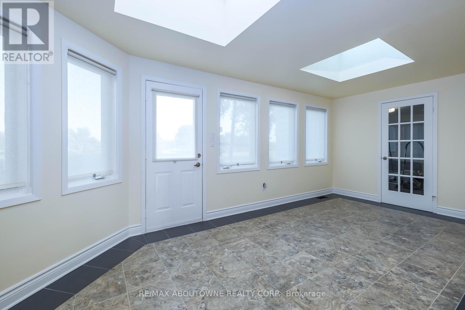 3276 Governors Road, Hamilton, Ontario  L0R 1T0 - Photo 26 - X12414455