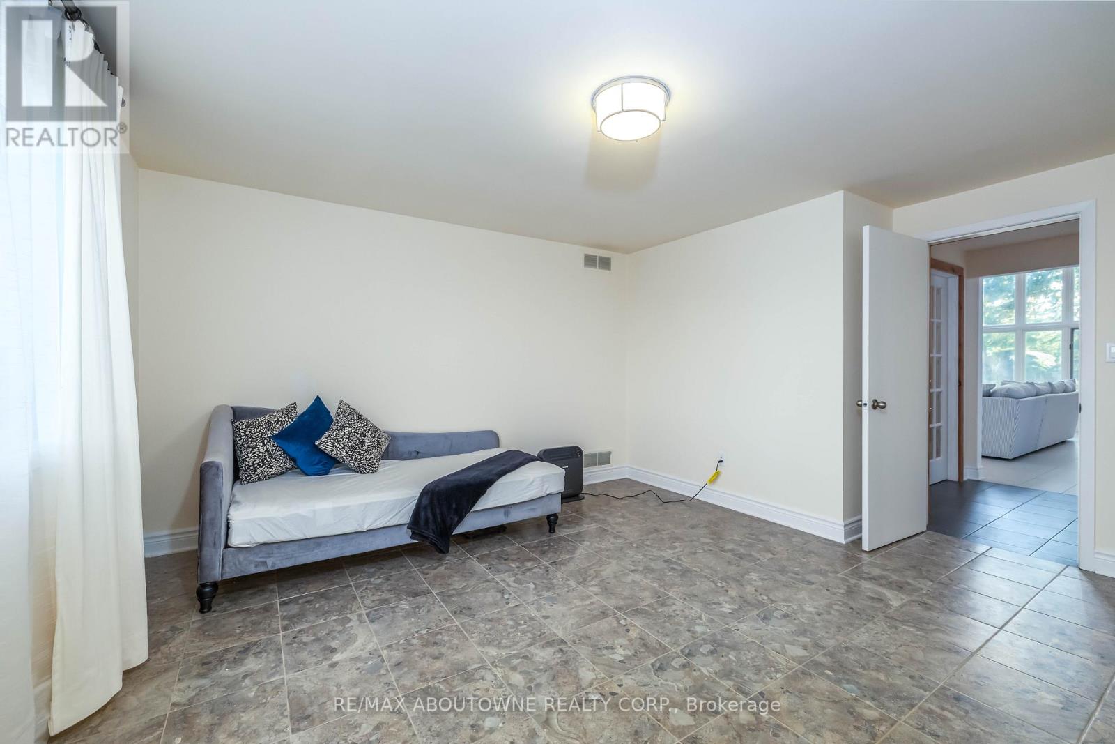 3276 Governors Road, Hamilton, Ontario  L0R 1T0 - Photo 27 - X12414455