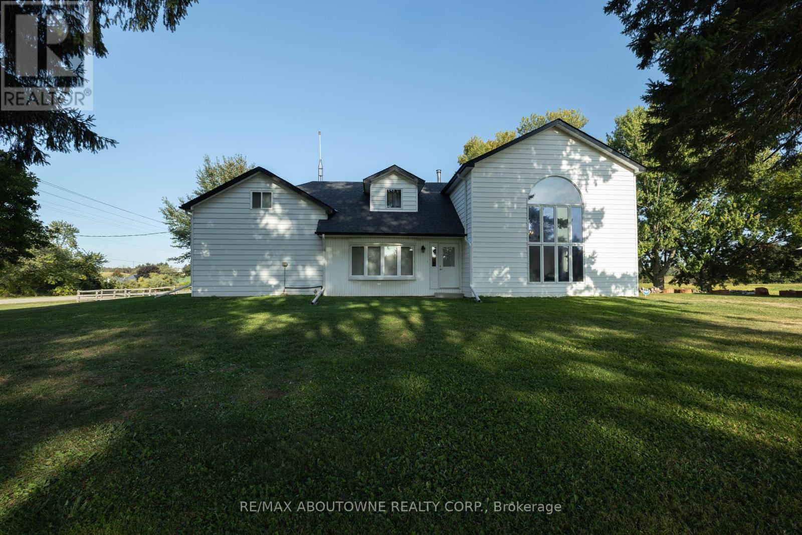 3276 Governors Road, Hamilton, Ontario  L0R 1T0 - Photo 3 - X12414455