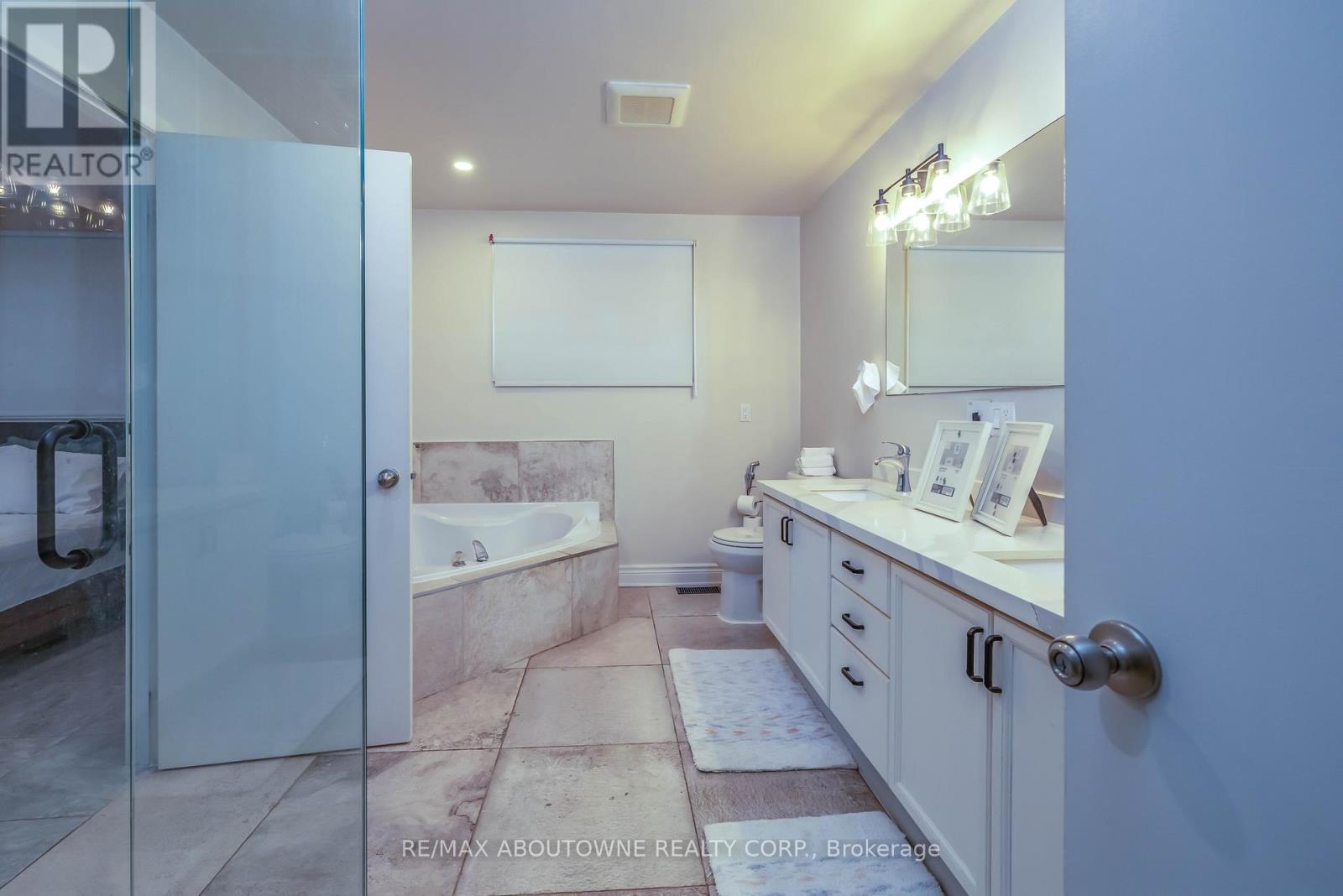 3276 Governors Road, Hamilton, Ontario  L0R 1T0 - Photo 34 - X12414455
