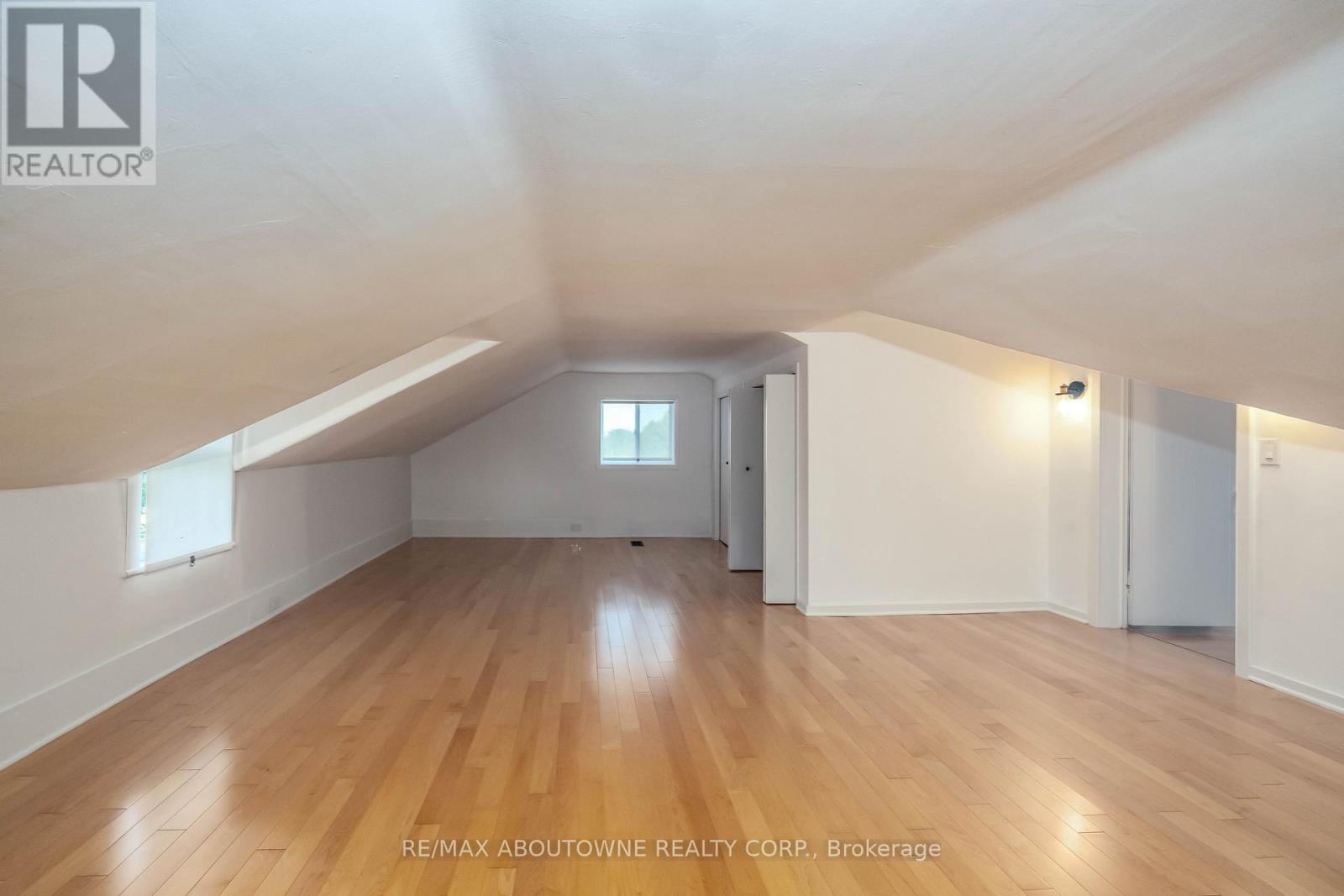 3276 Governors Road, Hamilton, Ontario  L0R 1T0 - Photo 38 - X12414455