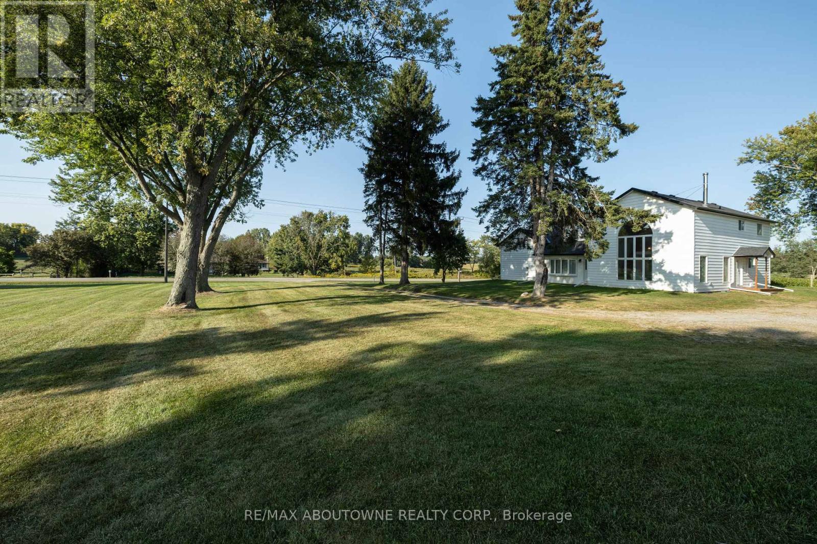 3276 Governors Road, Hamilton, Ontario  L0R 1T0 - Photo 4 - X12414455
