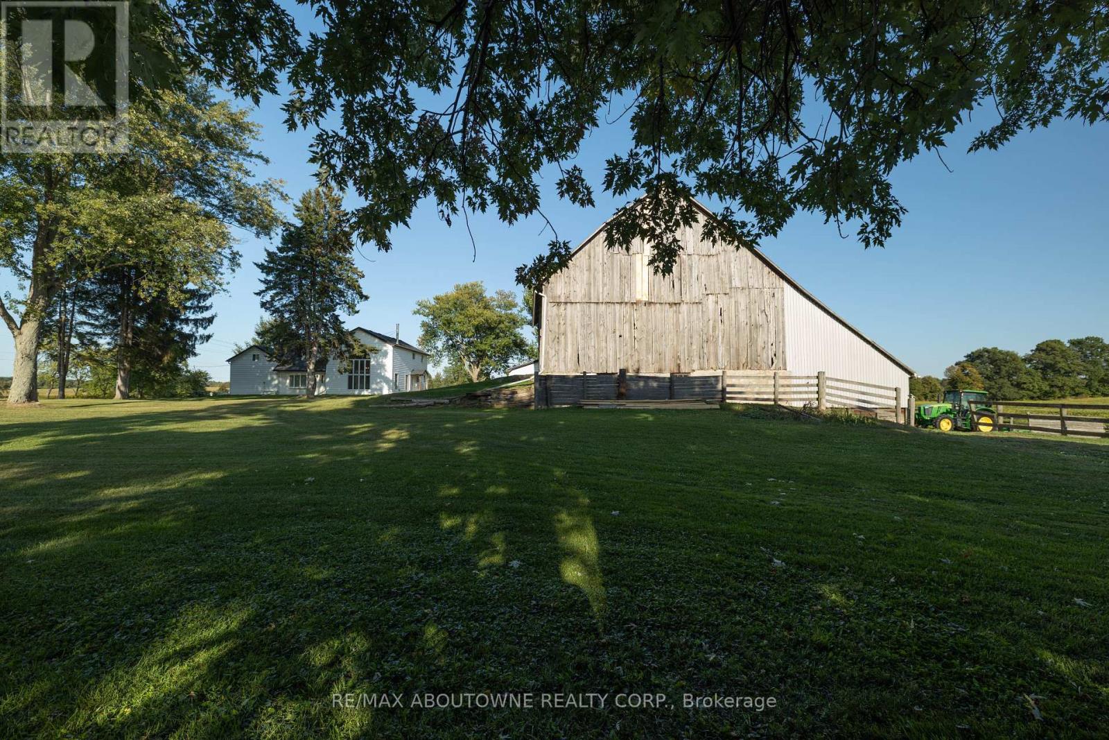 3276 Governors Road, Hamilton, Ontario  L0R 1T0 - Photo 8 - X12414455