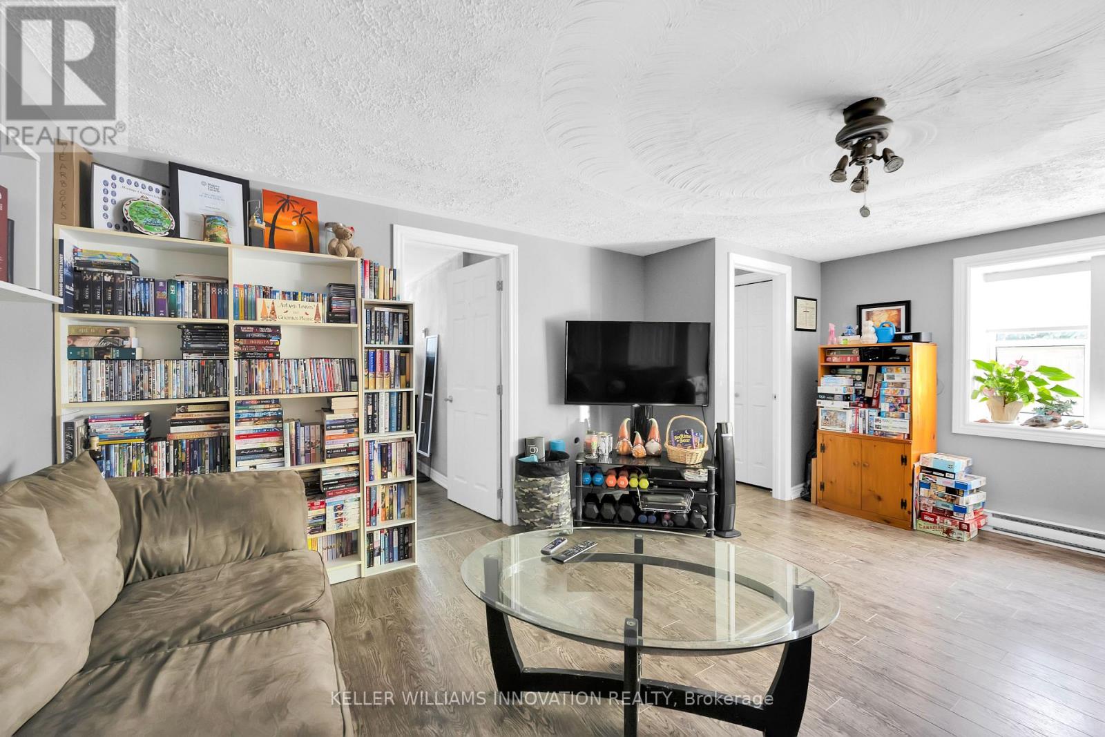 4249 Academy Street, Lincoln, Ontario  L0R 1B0 - Photo 8 - X12414475