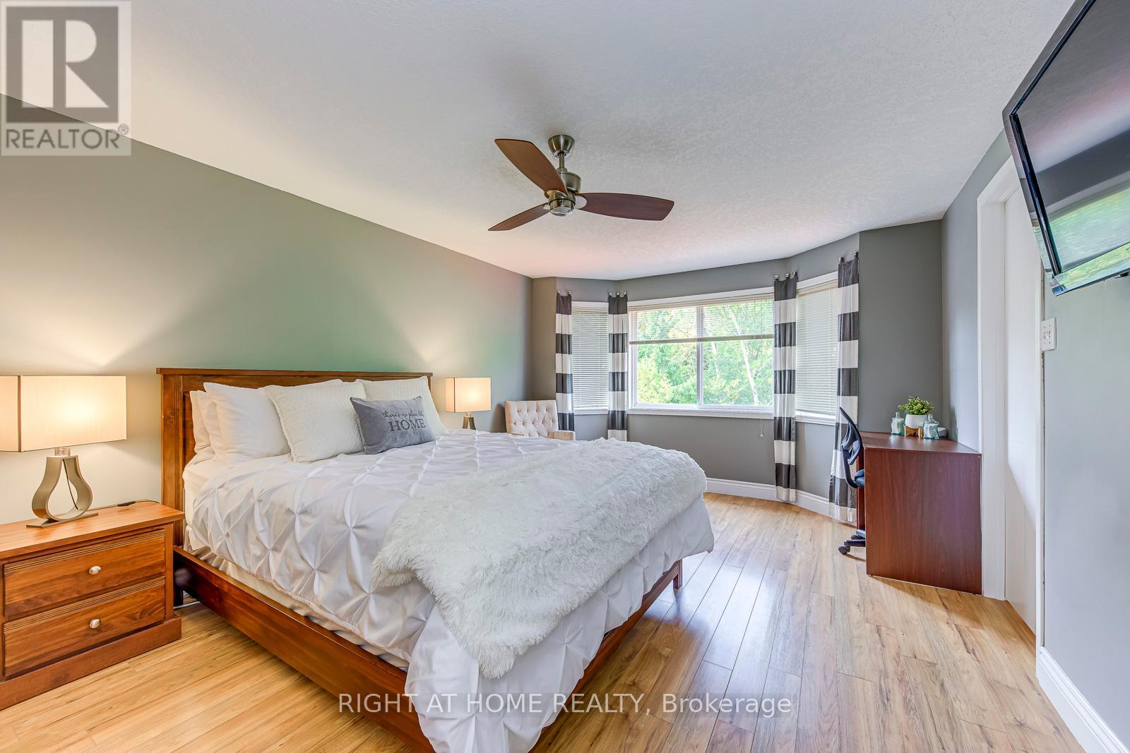 457 Laurel Gate Drive, Waterloo, Ontario  N2T 2S1 - Photo 24 - X12414550