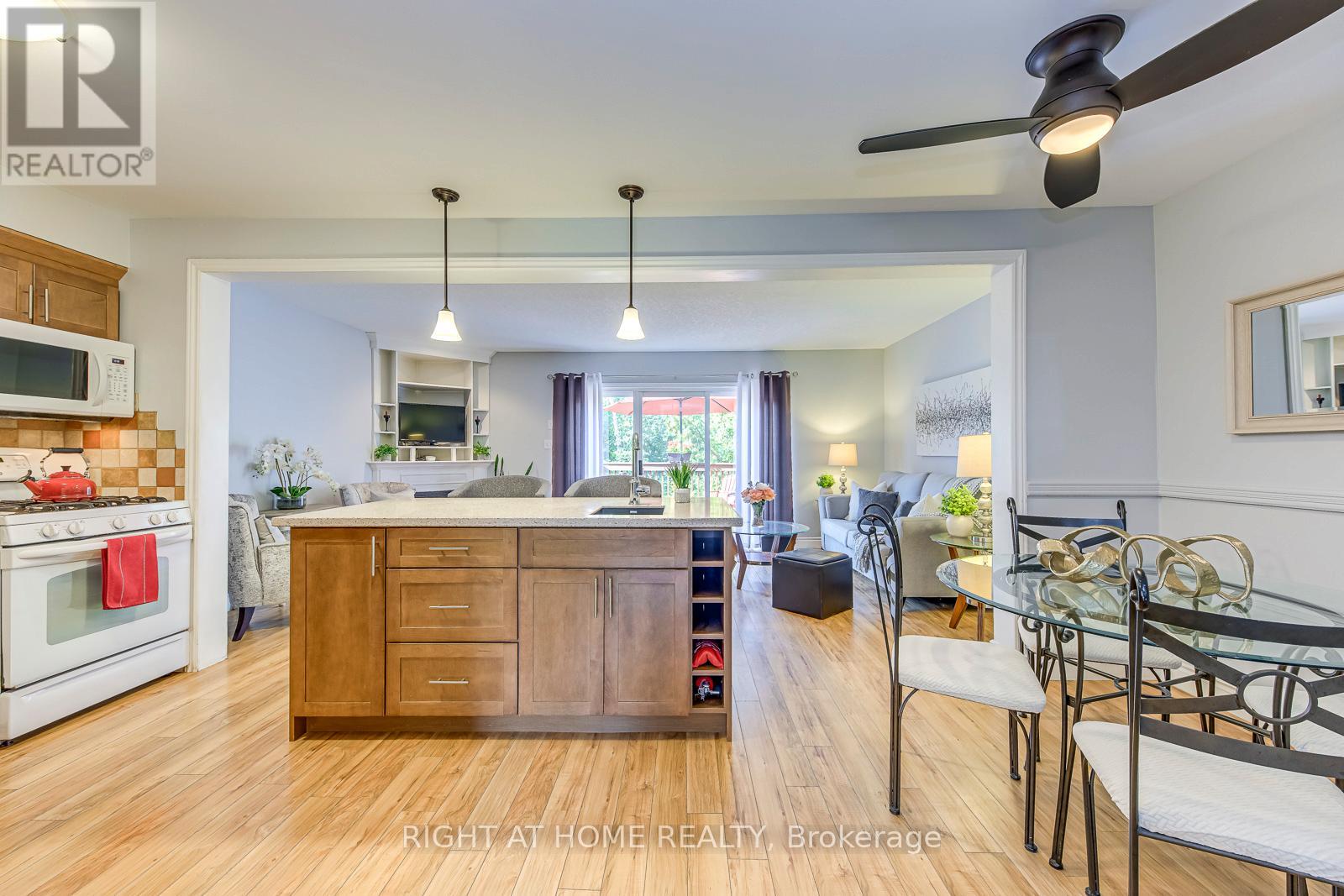 457 Laurel Gate Drive, Waterloo, Ontario  N2T 2S1 - Photo 4 - X12414550