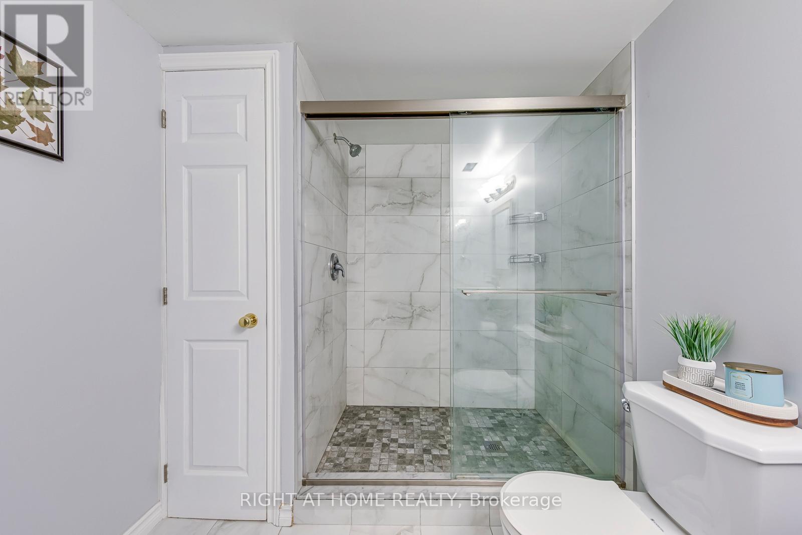 457 Laurel Gate Drive, Waterloo, Ontario  N2T 2S1 - Photo 44 - X12414550