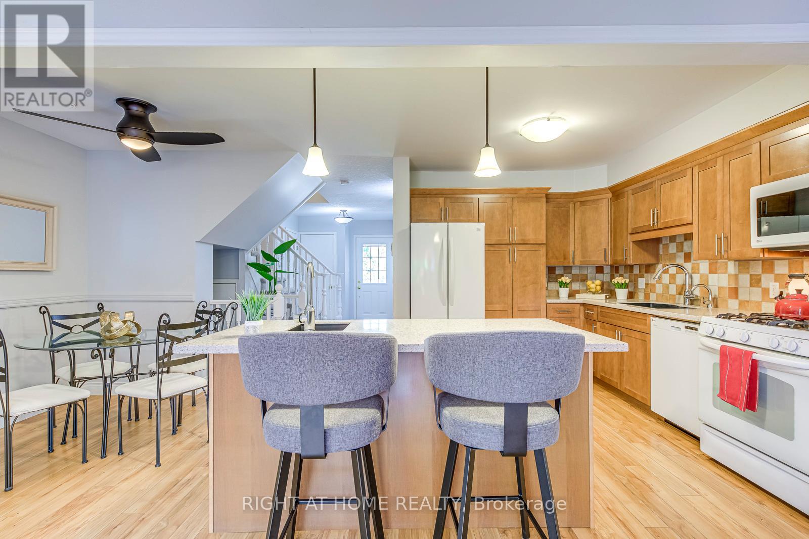 457 Laurel Gate Drive, Waterloo, Ontario  N2T 2S1 - Photo 5 - X12414550