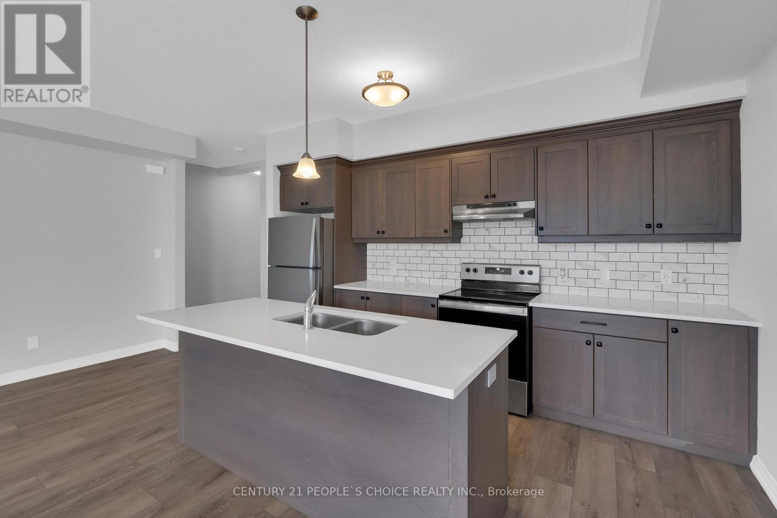 76 - 261 Woodbine Avenue, Kitchener, Ontario  N2R 0S7 - Photo 5 - X12414562