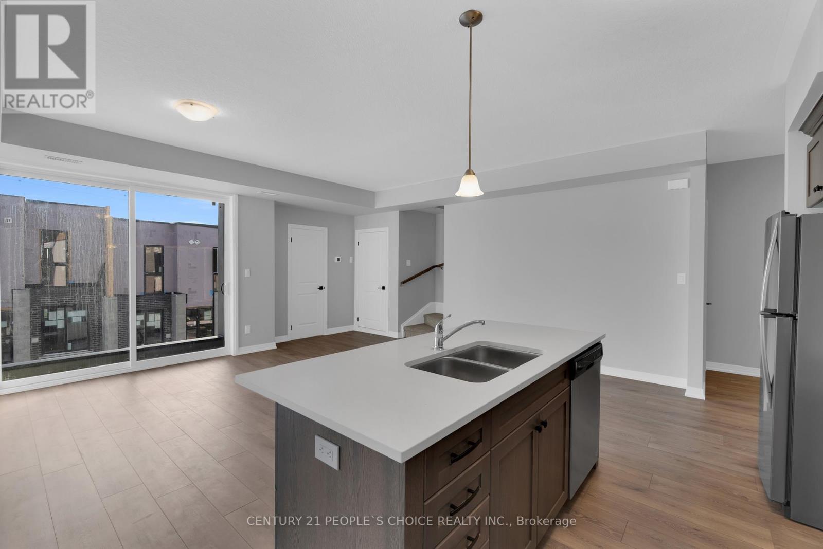 76 - 261 Woodbine Avenue, Kitchener, Ontario  N2R 0S7 - Photo 9 - X12414562