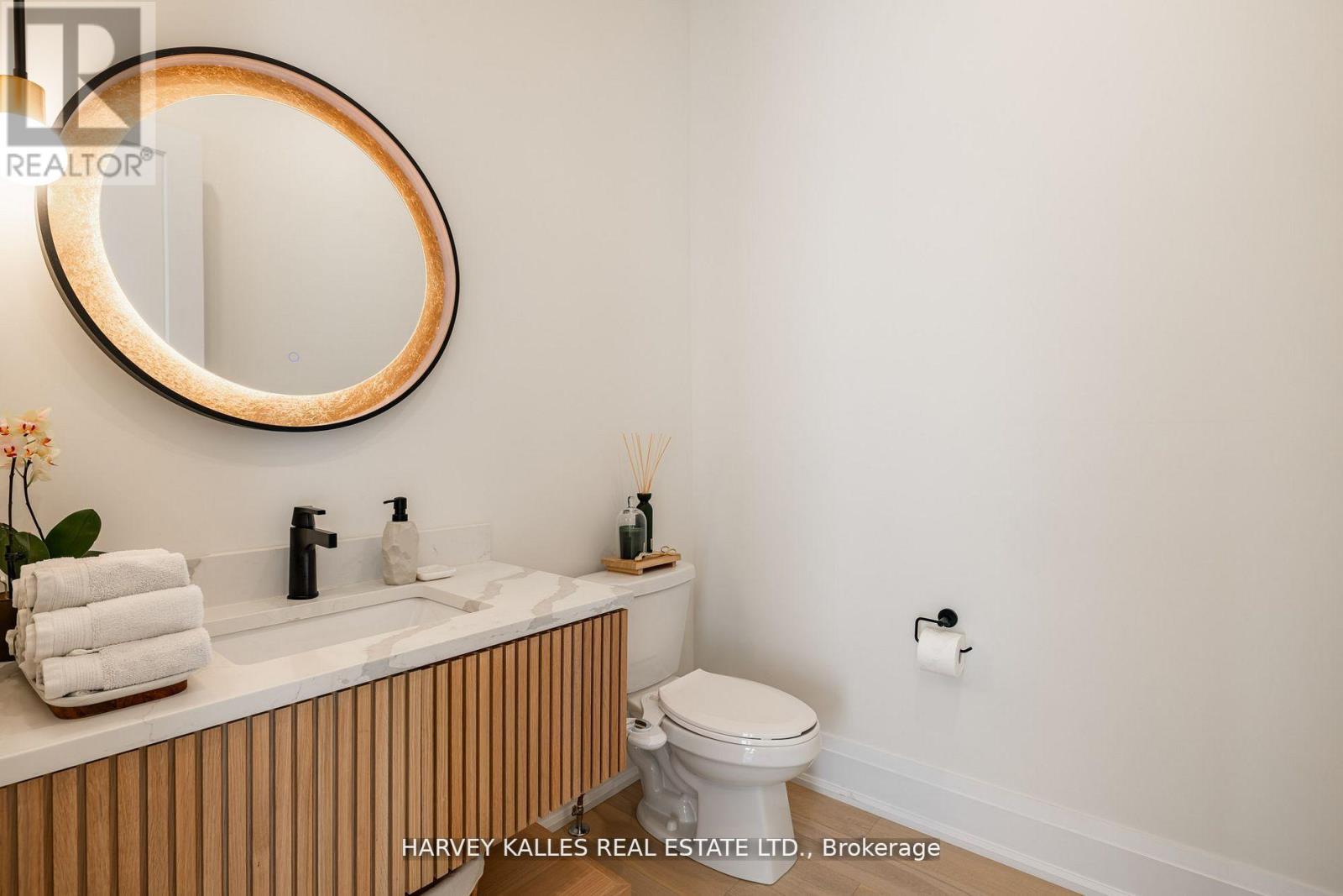 1 - 121 Fiddlers Green Road, Hamilton, Ontario  L9G 1W4 - Photo 15 - X12414566