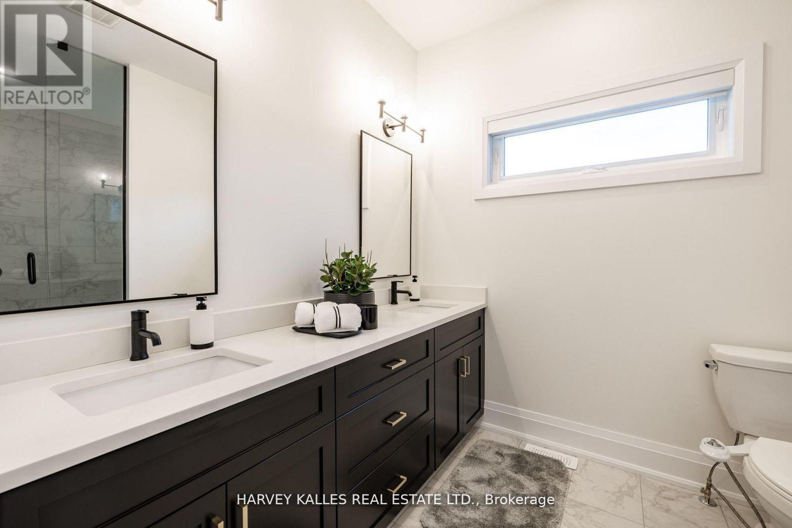 1 - 121 Fiddlers Green Road, Hamilton, Ontario  L9G 1W4 - Photo 19 - X12414566
