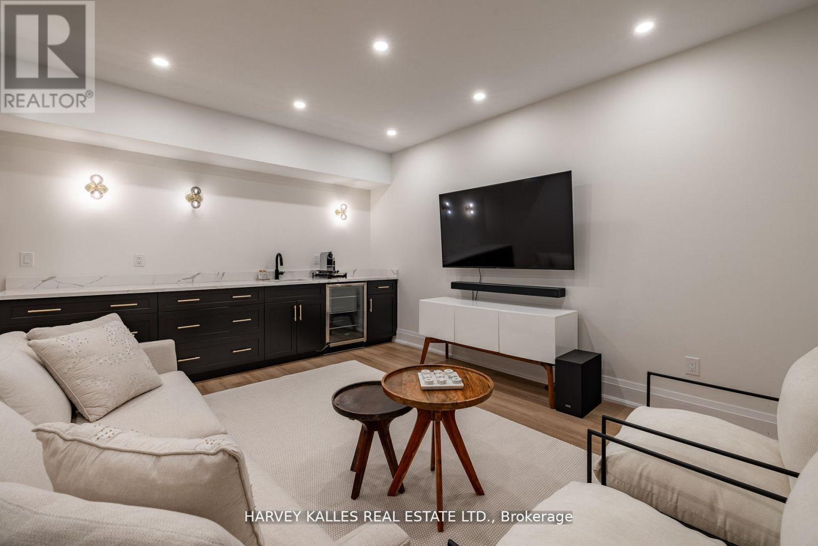 1 - 121 Fiddlers Green Road, Hamilton, Ontario  L9G 1W4 - Photo 31 - X12414566