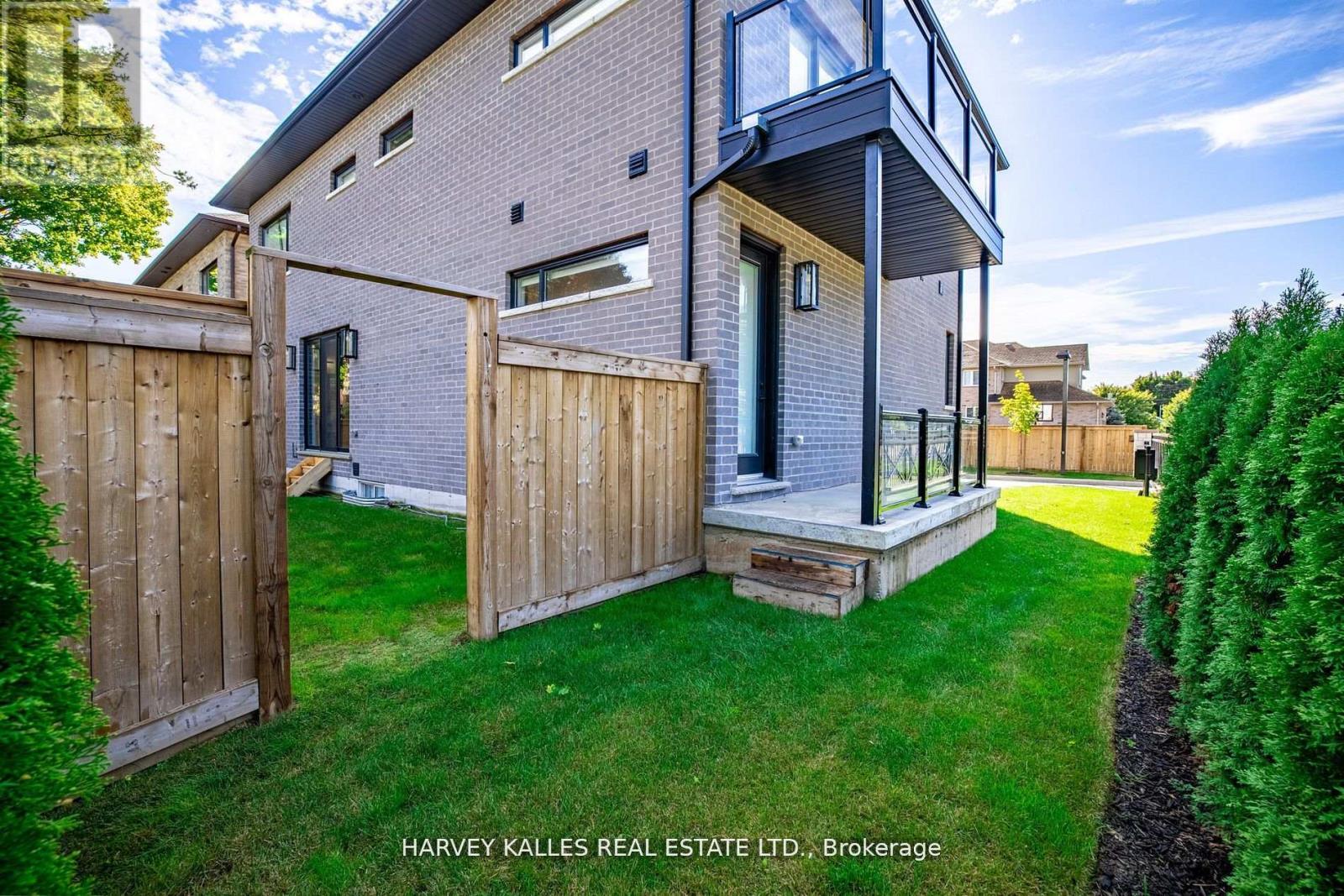 1 - 121 Fiddlers Green Road, Hamilton, Ontario  L9G 1W4 - Photo 36 - X12414566