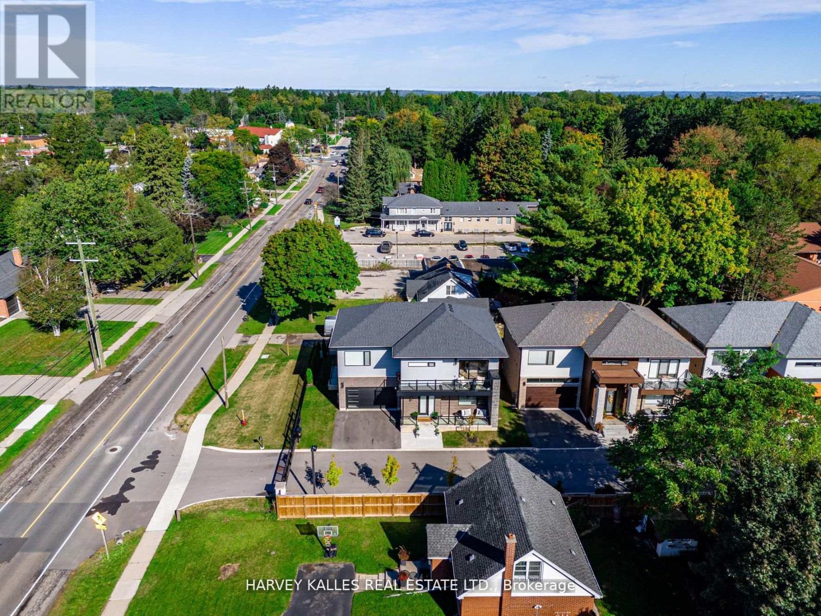 1 - 121 Fiddlers Green Road, Hamilton, Ontario  L9G 1W4 - Photo 40 - X12414566